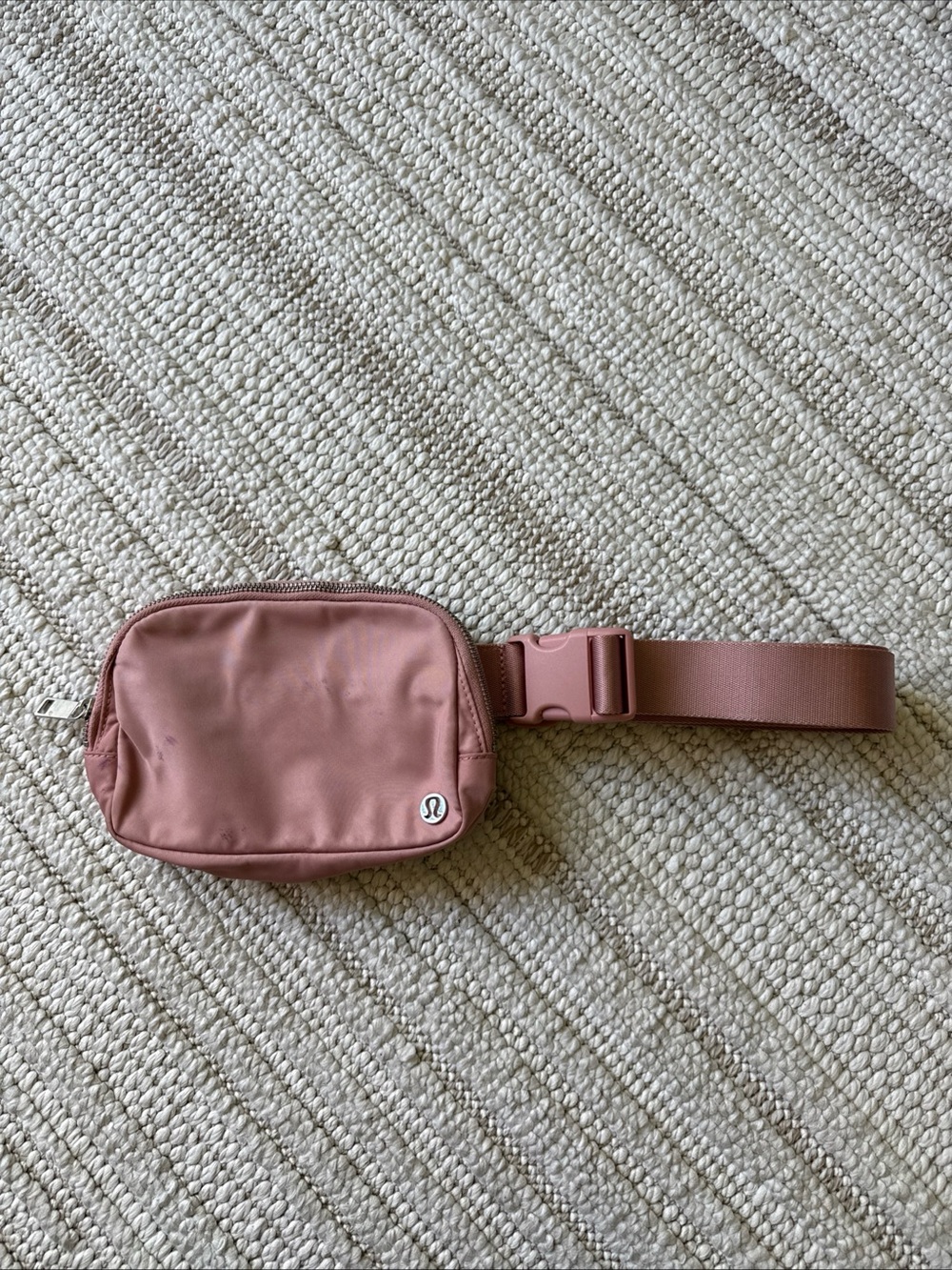 Lululemon Everywhere Belt Bag 1L Light Pink Waist Bag Fanny Pack. Read DESC - Picture 4 of 15
